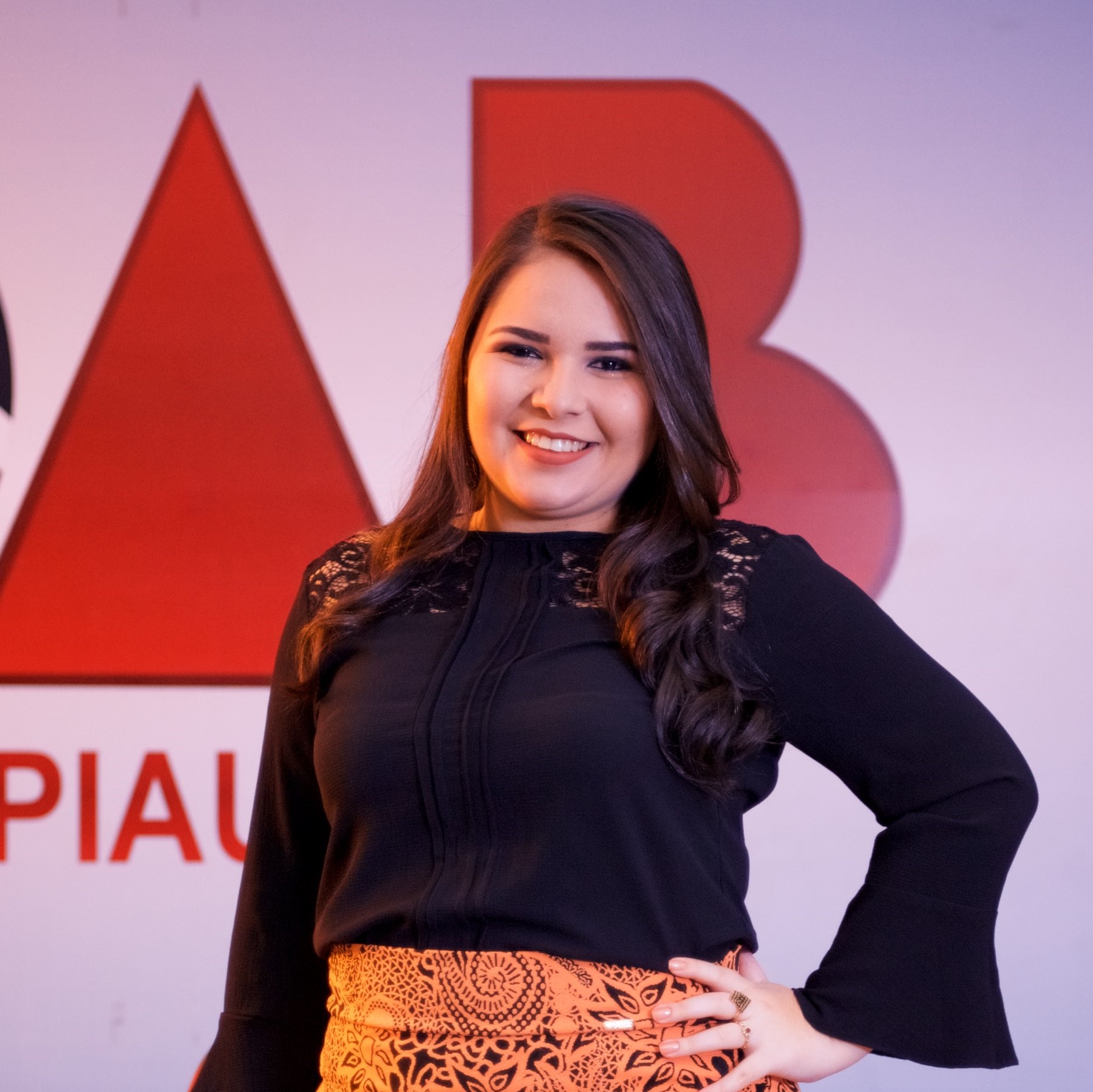 Hellen Cristina de Castro Macêdo Paes
